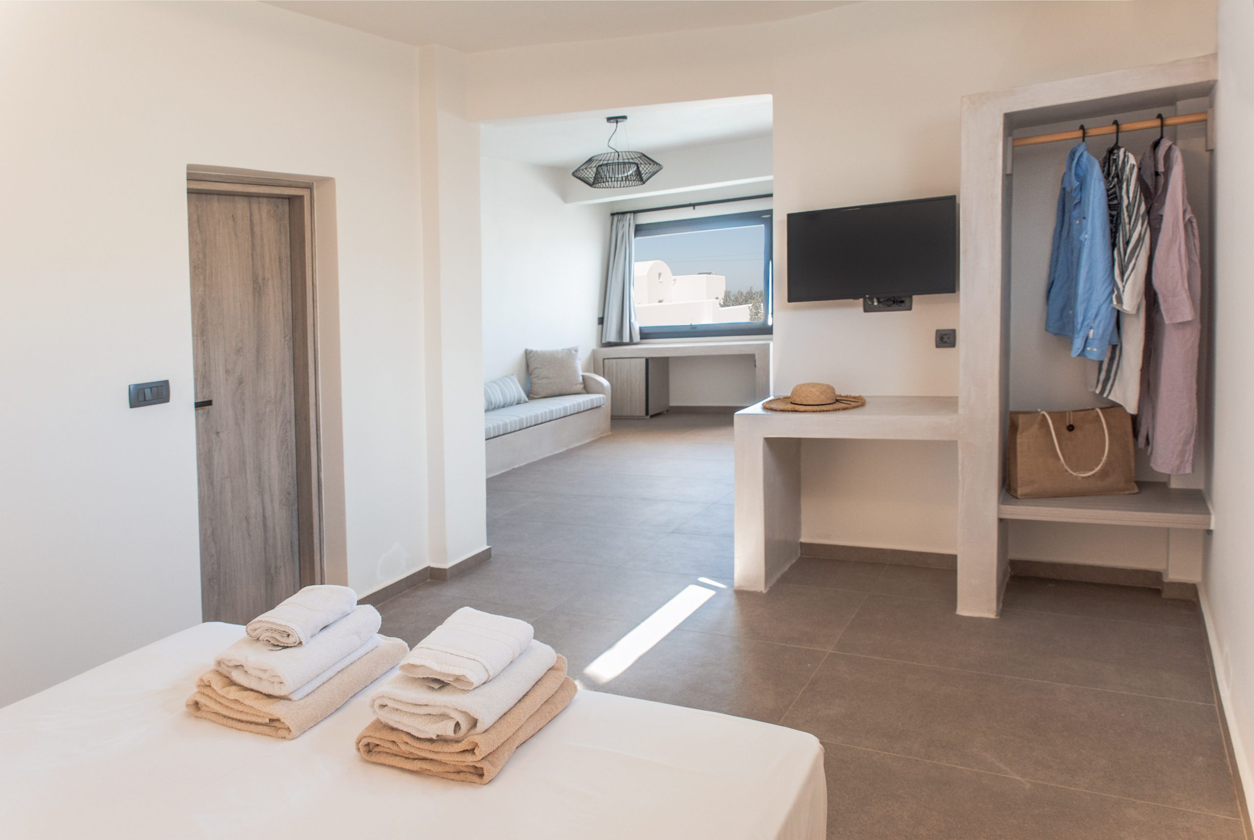 Delight suite with panoramic sea view and outdoor hot tub 2
